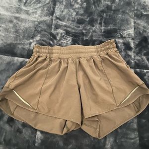 Lululemon hotty hot size 4